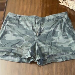 Cute camp shorts light stretch
